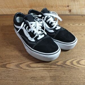 Vans Old Skool Plateform Shoe Black and White